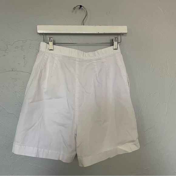 Liz Claiborne LizSport White Cotton Shorts Classic Tailored Deep Pockets 26" - Picture 4 of 5